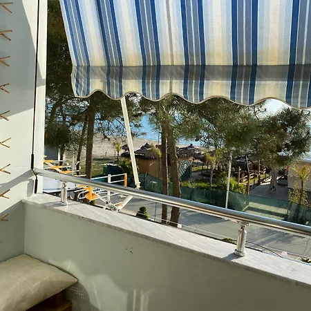 Pandora's Seaview Daire
